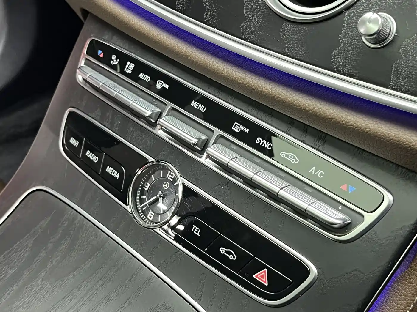 Mercedes-Benz E-Class 2019 E 200 L Sport фото 23