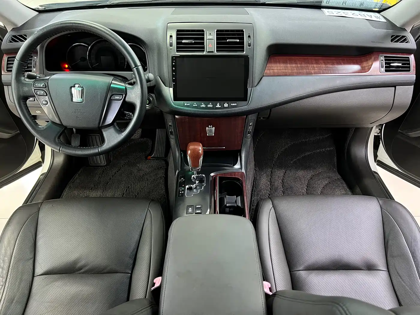 Toyota Crown 2010 2.5L Royal Leather Sunroof Navigation фото 9