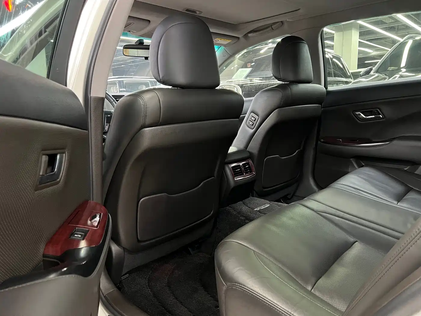 Toyota Crown 2010 2.5L Royal Leather Sunroof Navigation фото 6
