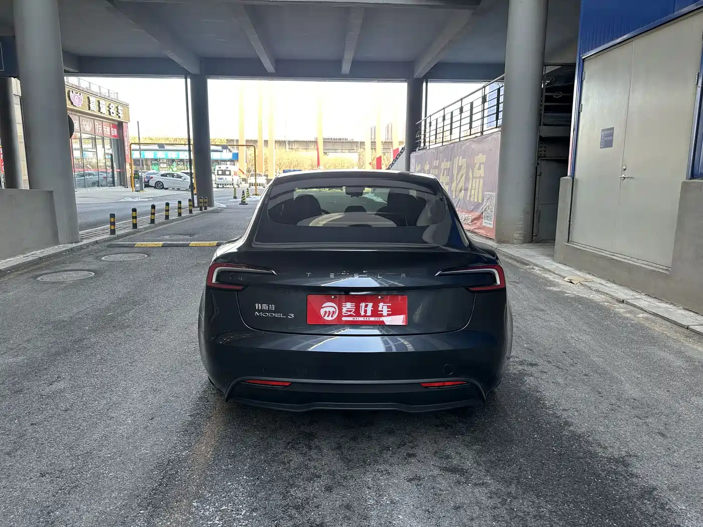 TESLA MODEL 3