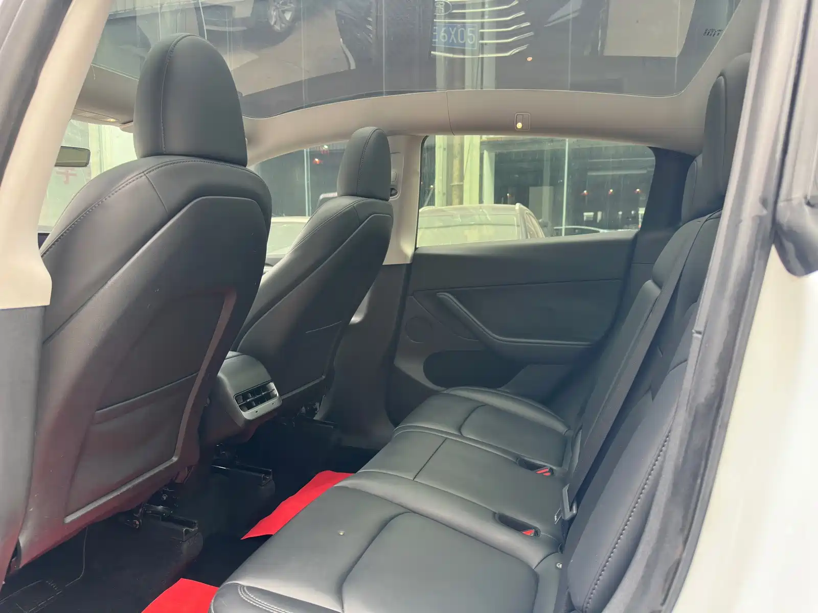 Фото 6 - Tesla Model Y