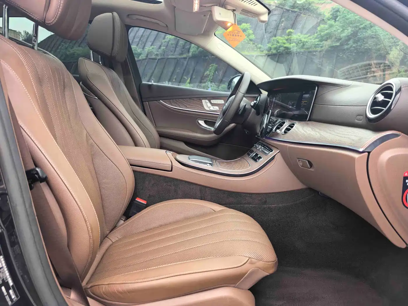Mercedes-Benz E-Class 2020 E 300 L Luxury Model фото 11