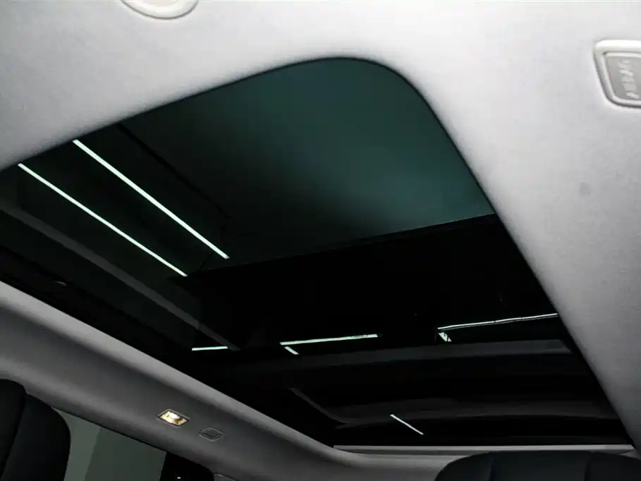Land Rover Range Rover Evoque 2024 Range Rover Evoque L 249PS Light Master Edition фото 30
