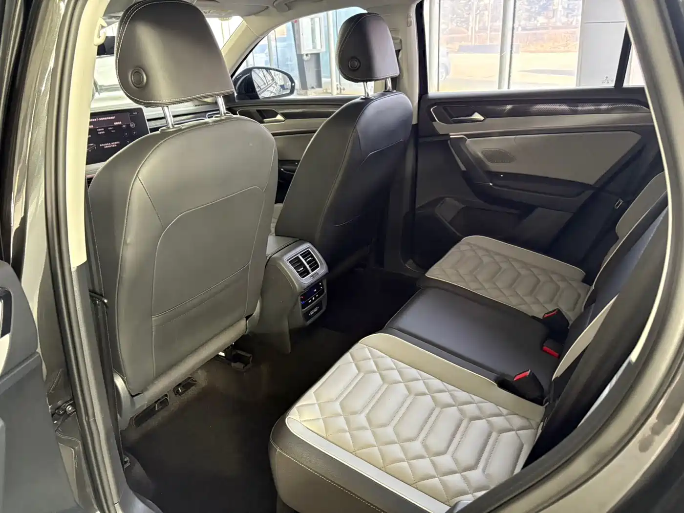 Volkswagen Tayron 2023 280TSI 2WD Luxury Plus Advanced Edition фото 17
