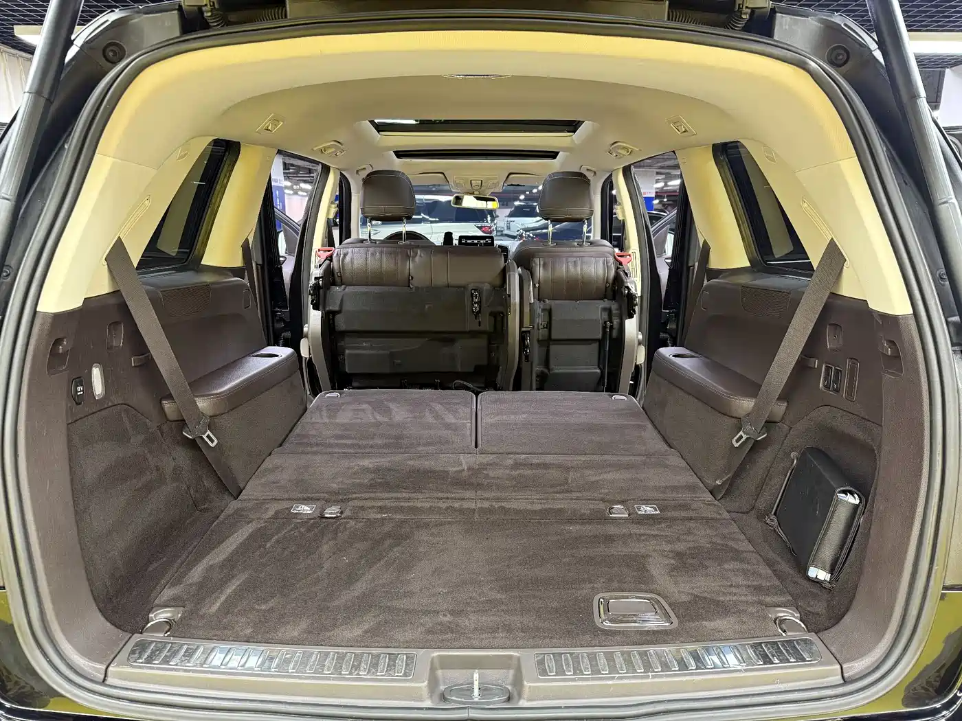 Mercedes-Benz GLS 2018 GLS 400 4MATIC Luxury фото 44