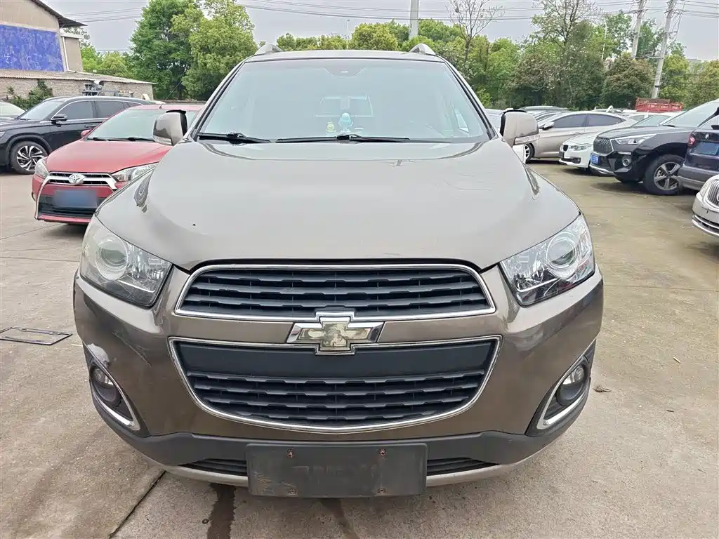 Chevrolet Captiva 2015 2.4L 2WD Urban Edition 5-seater фото 3