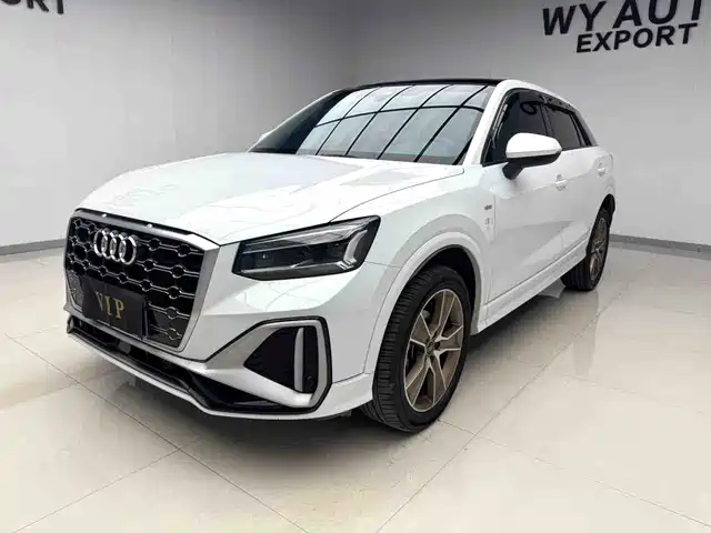 Audi Q2L 35 TFSI, Стиль Драйв