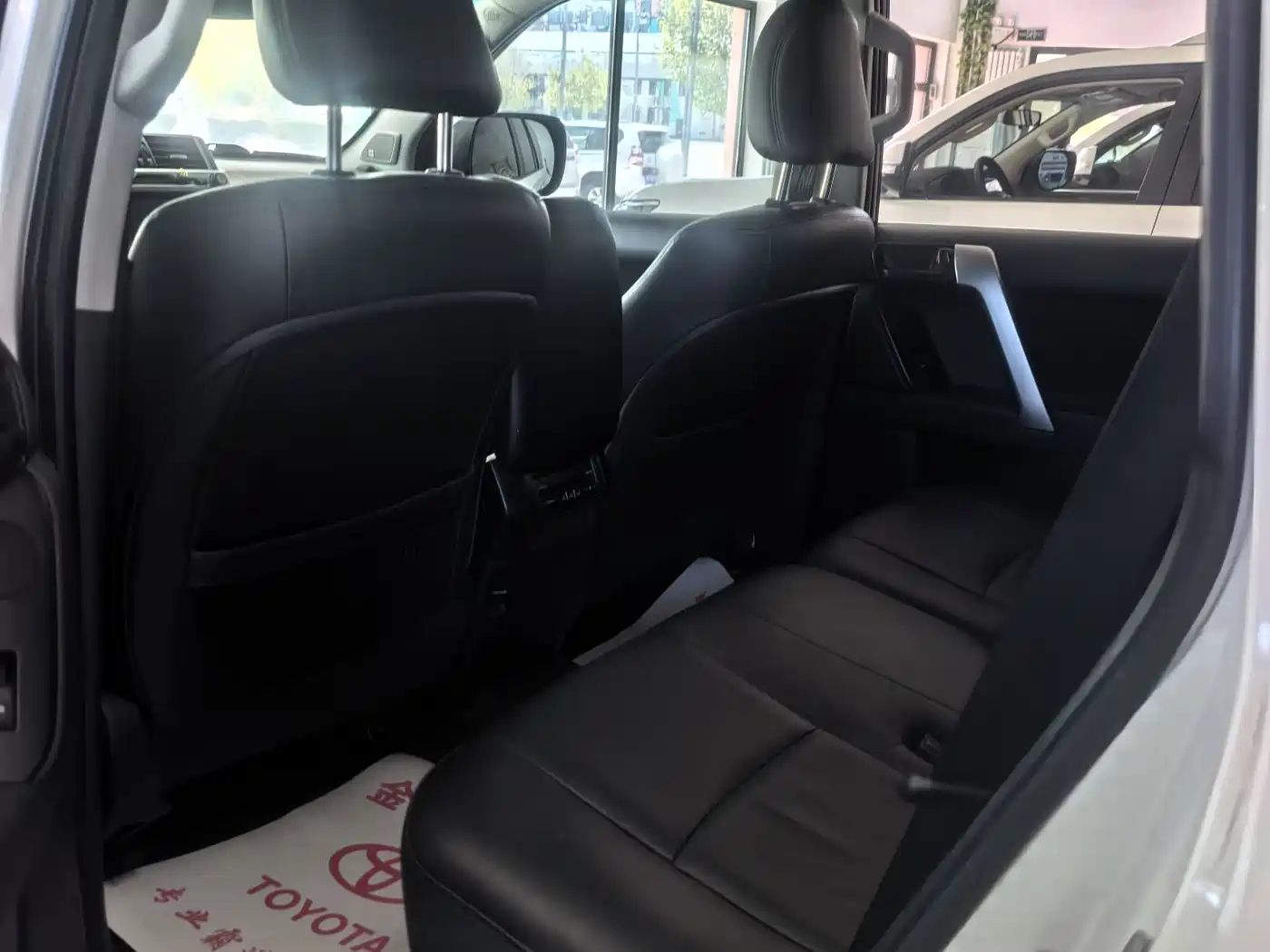 Toyota Prado 2016 2.7L Auto Luxury Edition фото 8
