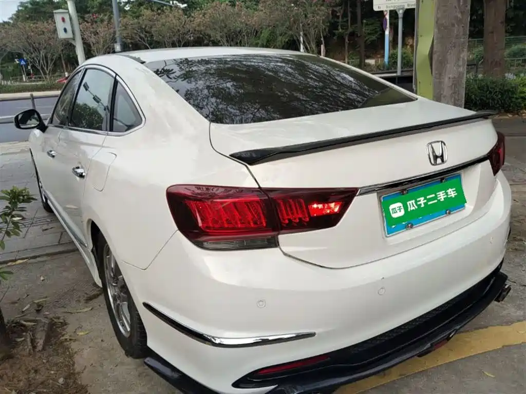Honda Spirior 2015 2015 2.0L Premium Edition