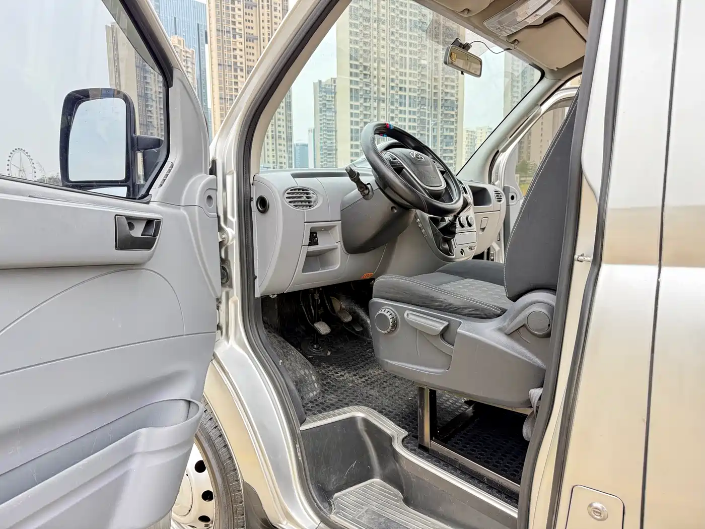 SAIC MAXUS XINTU V80