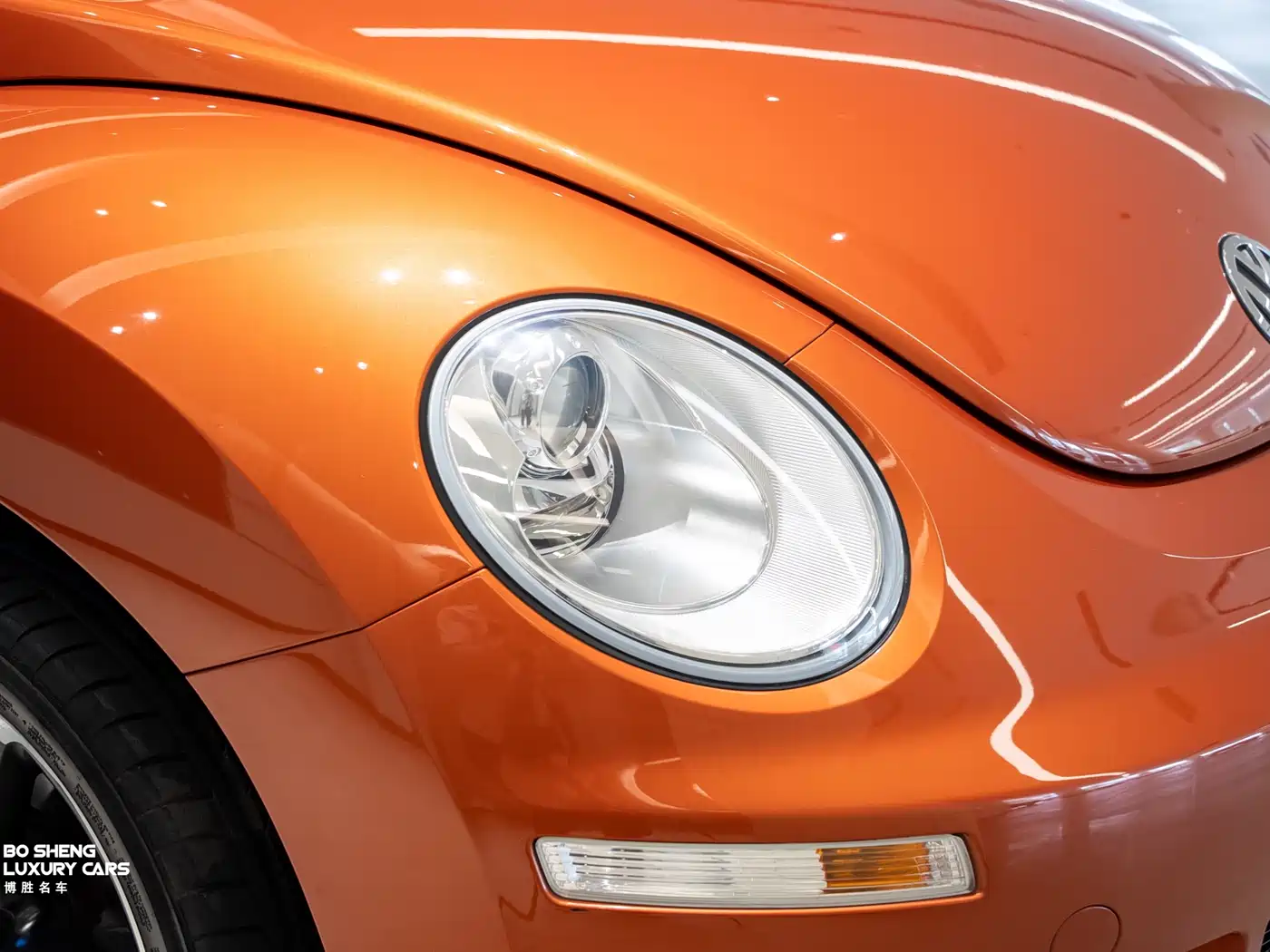 Volkswagen Beetle 2010 Model 2.0 BlackOrange Convertible Luxury Edition фото 30