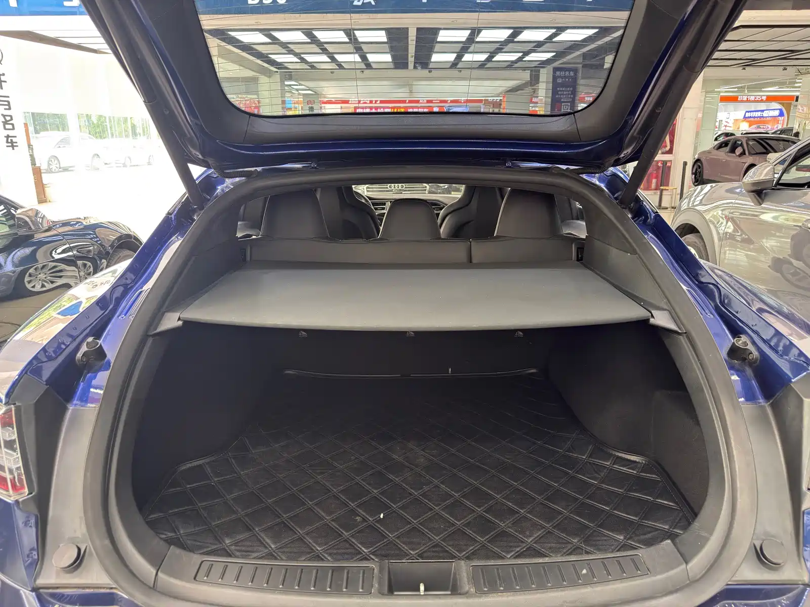 Photo 15 - Tesla Model S