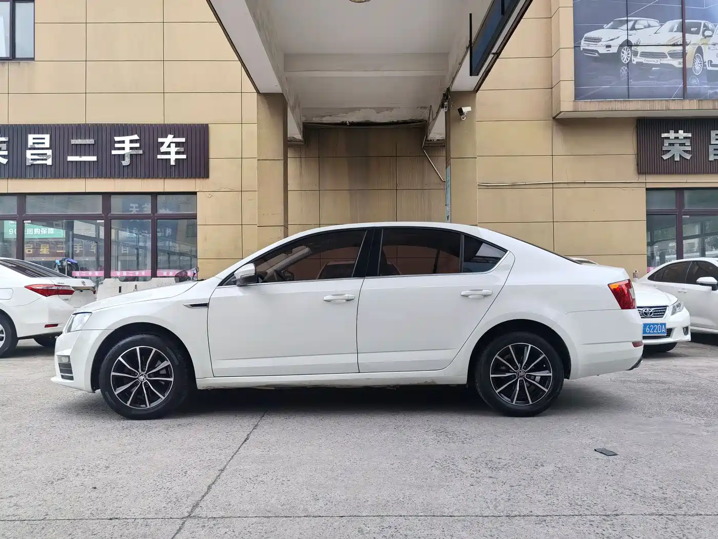 Škoda Octavia 2017 1.6L Automatic Smart Edition фото 4