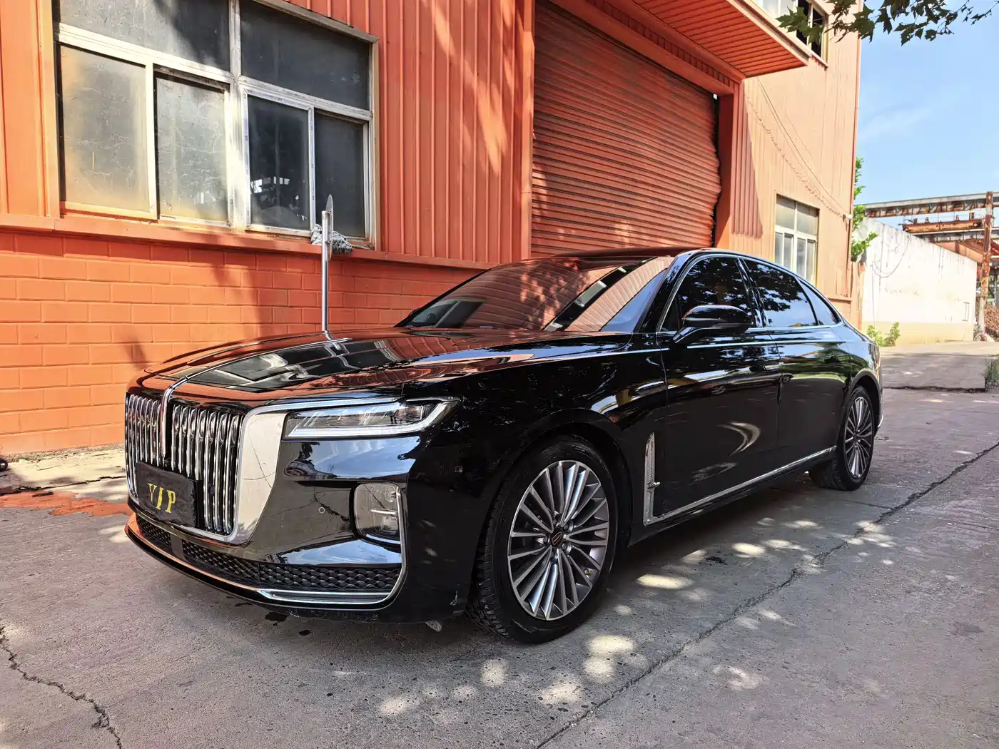 صورة 1 - Hongqi H9
