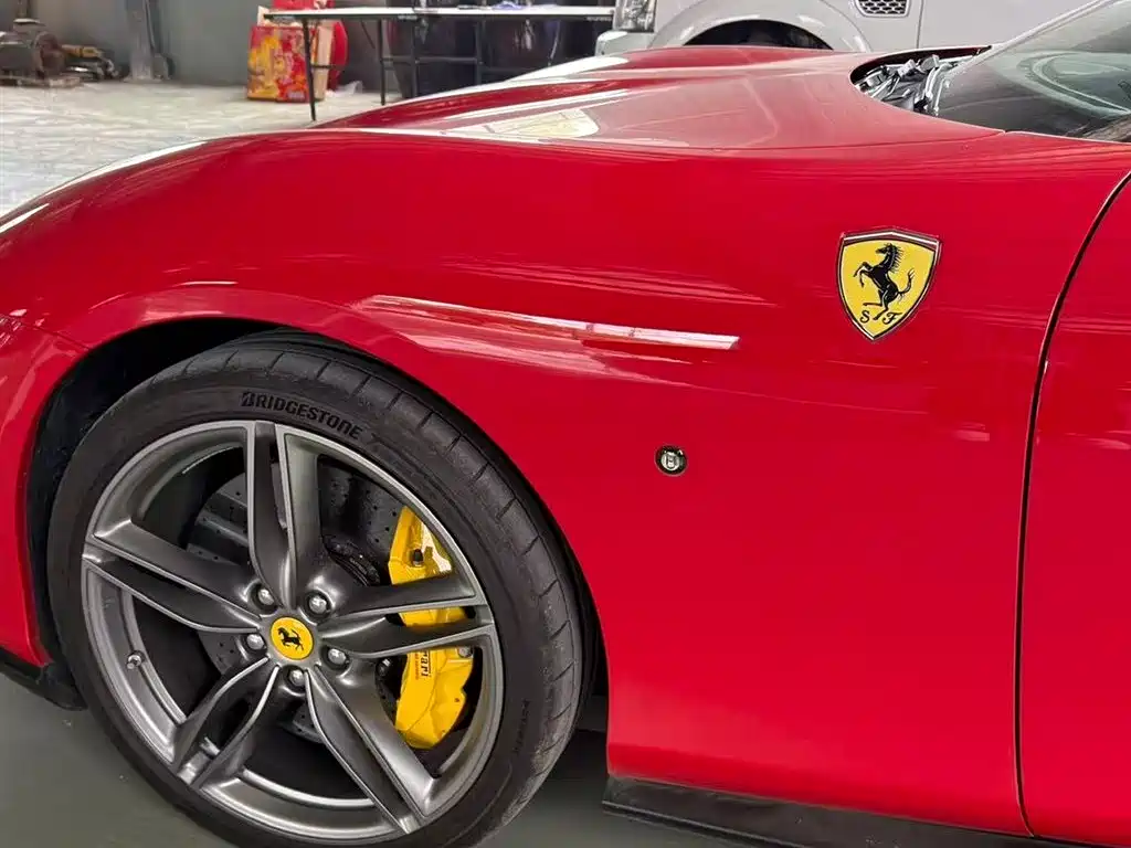 FERRARI ROMA
