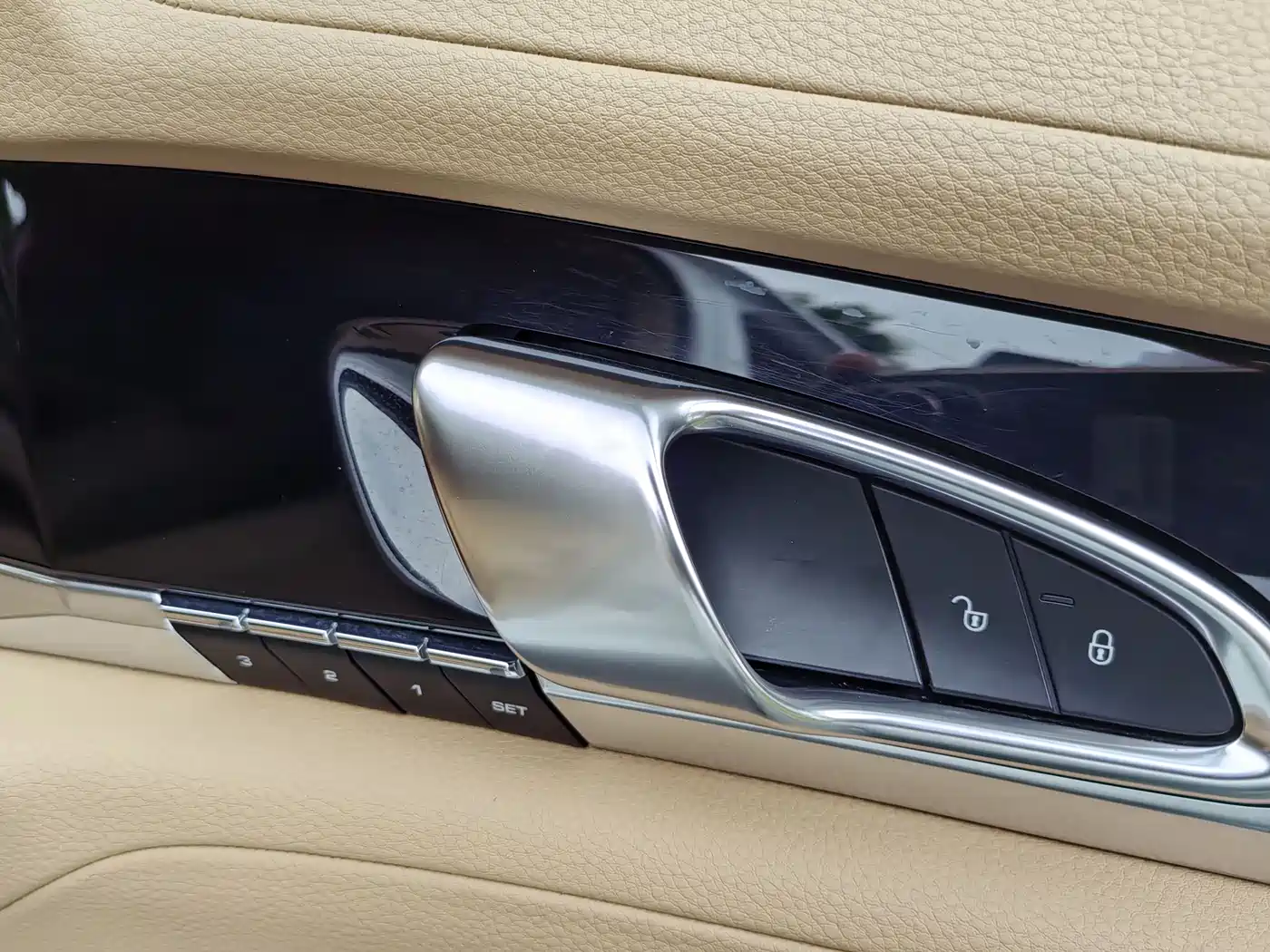Porsche Panamera 2014 Panamera 4 3.0T фото 20