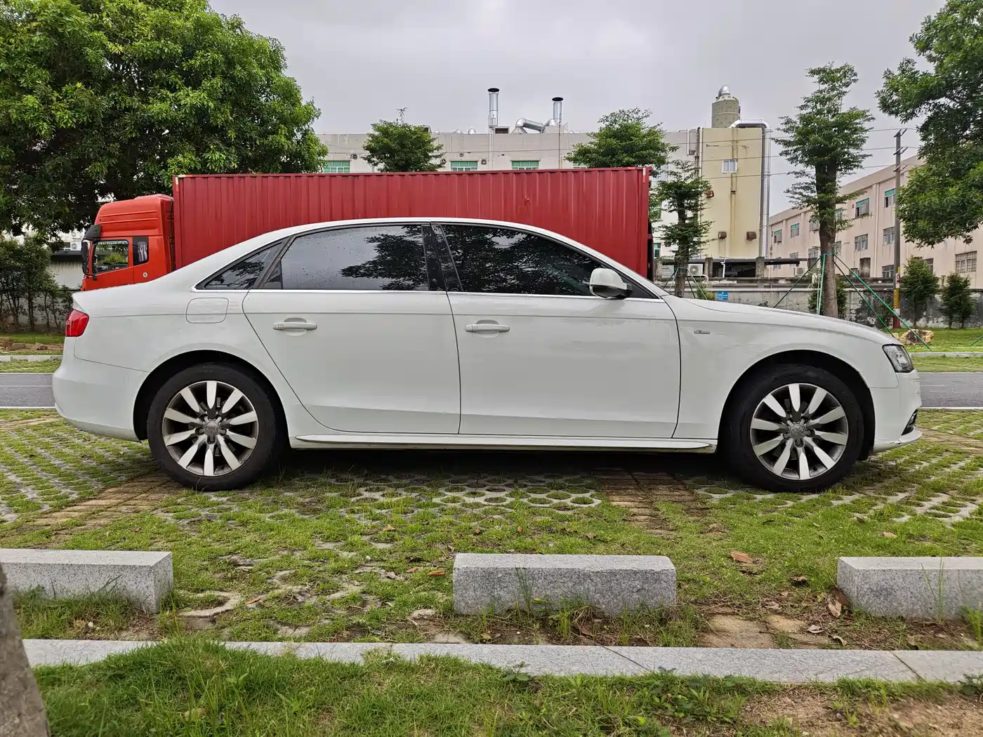 Audi A4L 2013 35 TFSI Automatic Standard фото 5