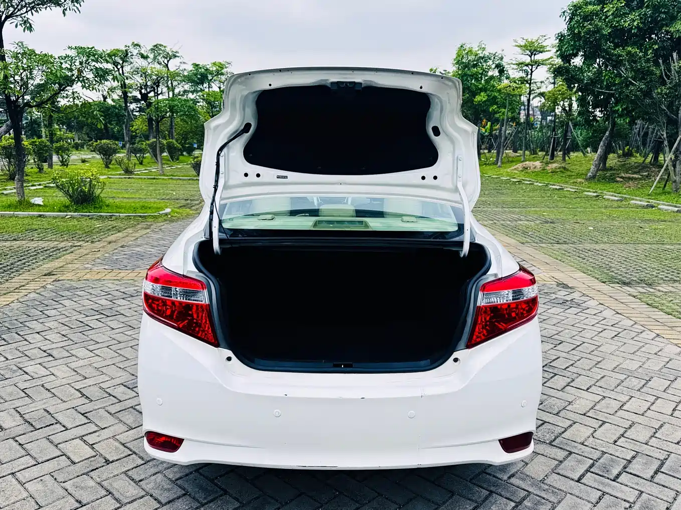 Toyota Vios 2016 1.5L Automatic Zhi Zhen Xing Yao Edition фото 18