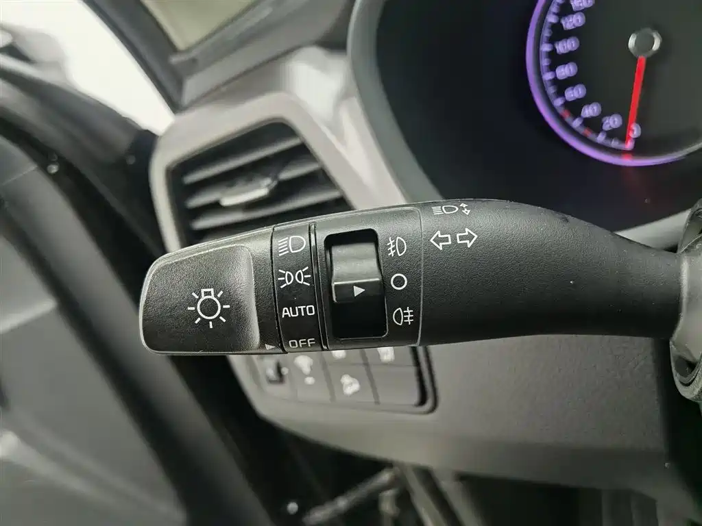 Kia Sportage 2019 2.0L Automatic Smart Luxury Edition фото 21