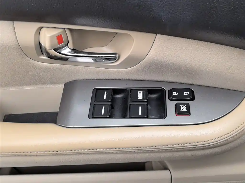 BYD S6 2013 Joy Edition 2.0L Manual Premium 5-seater фото 9