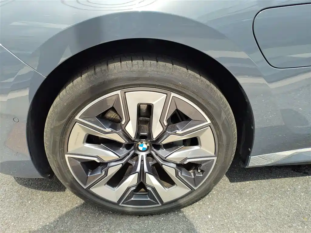 BMW i7 2023 eDrive50L Premium M Sport Package фото 25