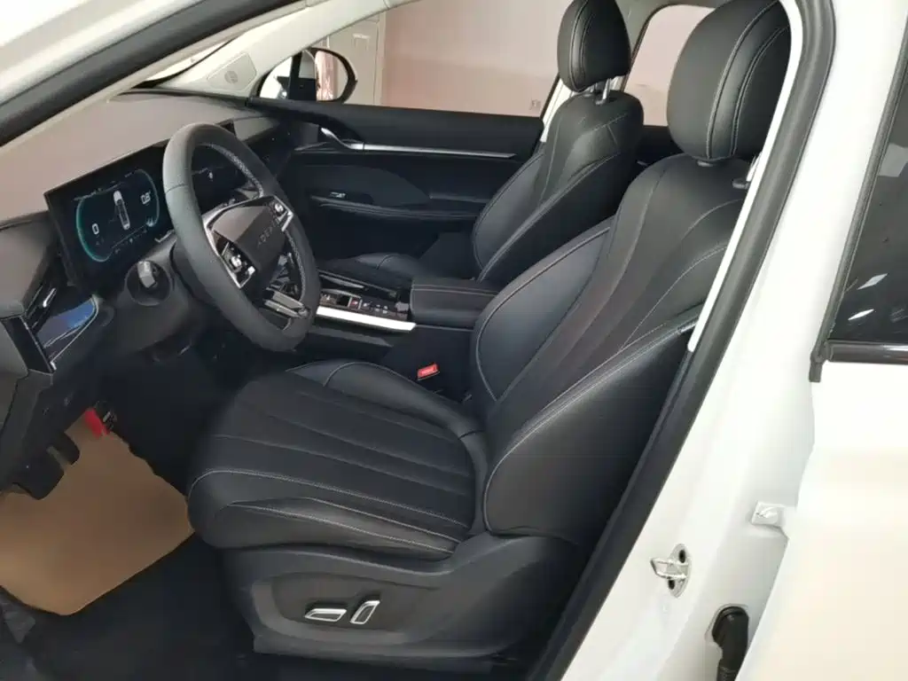 Photo 11 - Roewe RX5 MAX