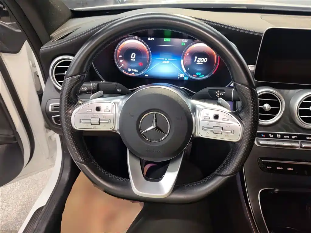 MERCEDES-BENZ CLASS C (IMPORTED)