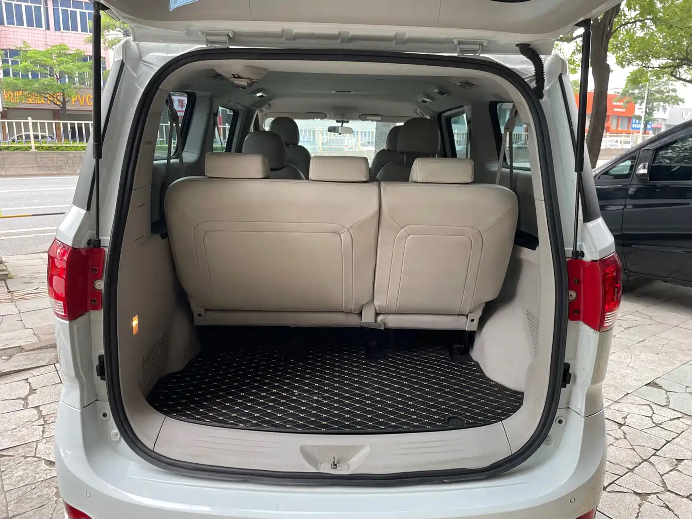 SAIC Maxus Maxus G10 2021 2.0T Manual Elite Edition Gasoline 7-Seater фото 7