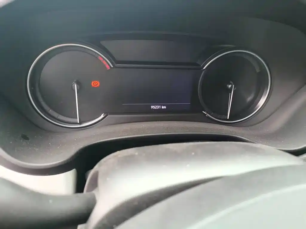 Фото 8 - Cadillac XT4