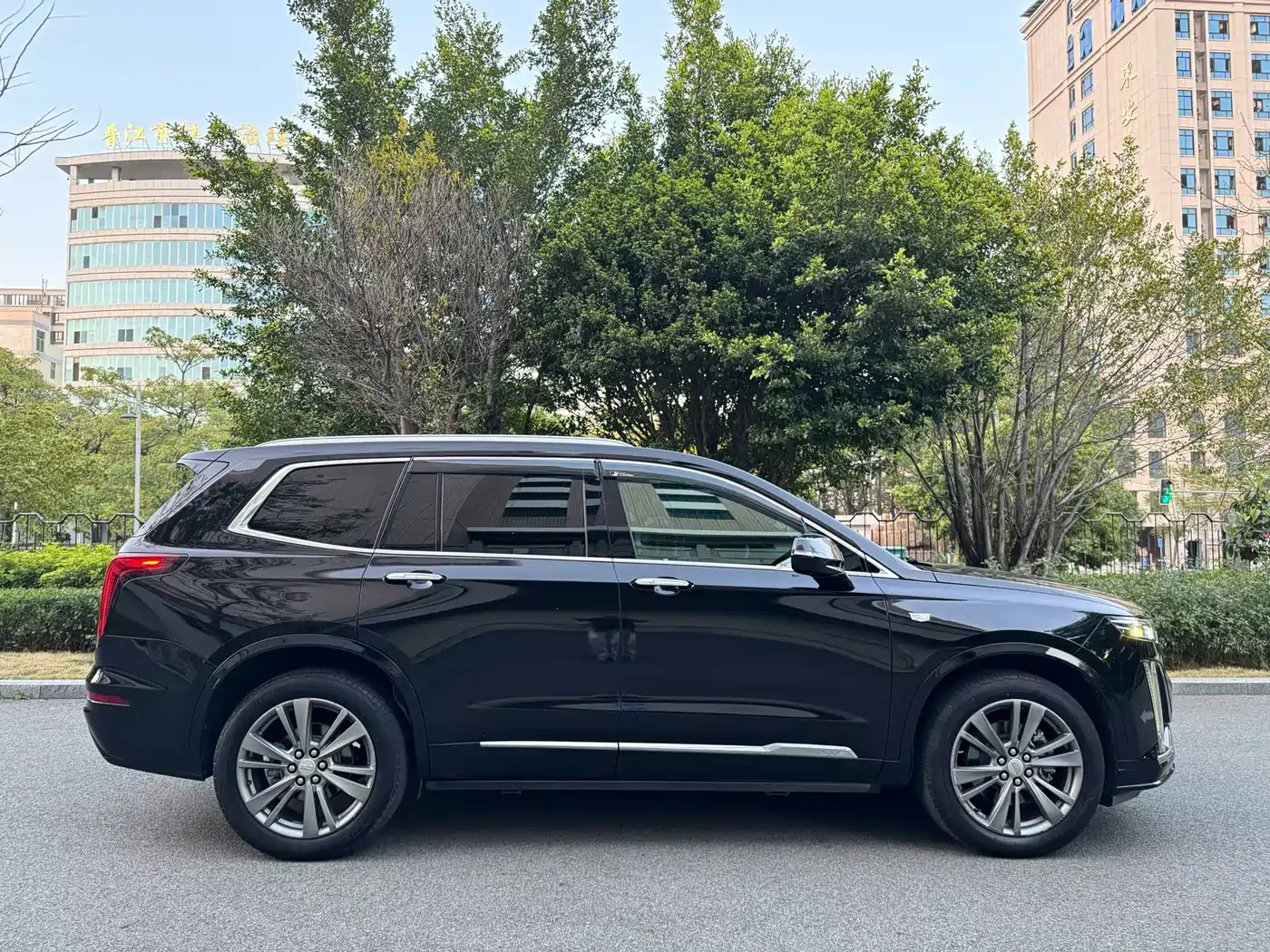 CADILLAC XT6
