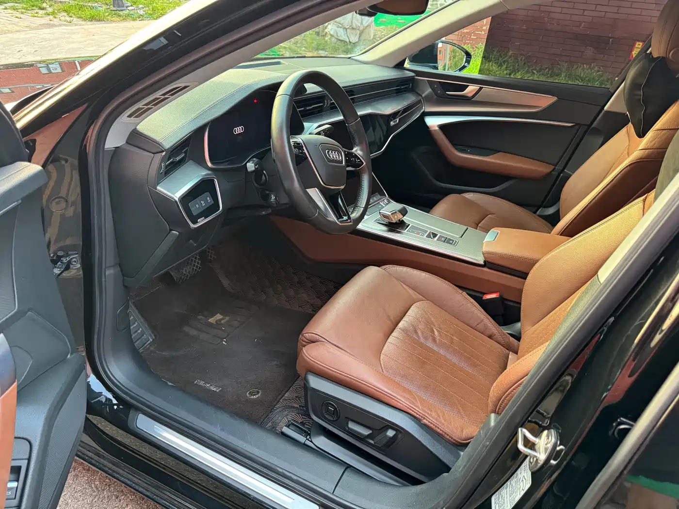Фото 10 - Audi A6L