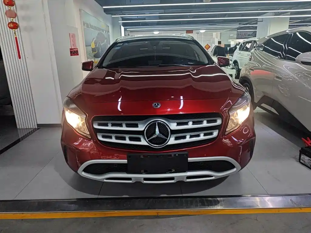 Mercedes-Benz GLA 2018 GLA 200 Dynamic фото 3