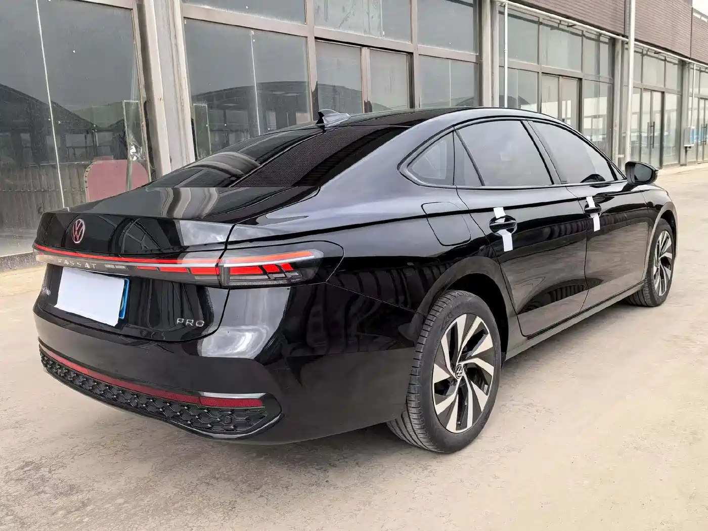 Volkswagen Passat 2025 Pro 380TSI Starlight Dragon Glory Edition фото 6