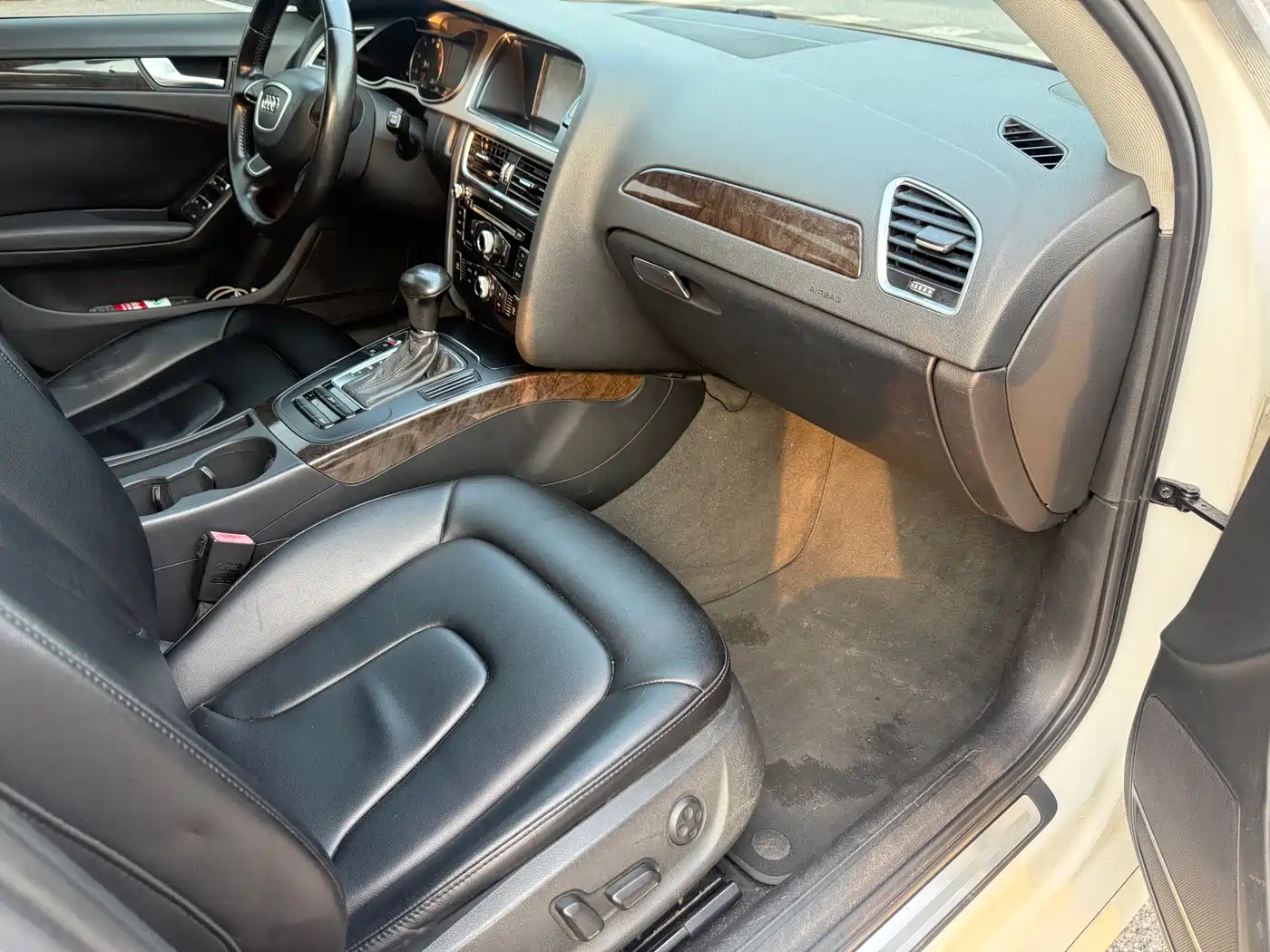 Audi A4L 2013 30 TFSI Automatic Comfort фото 9