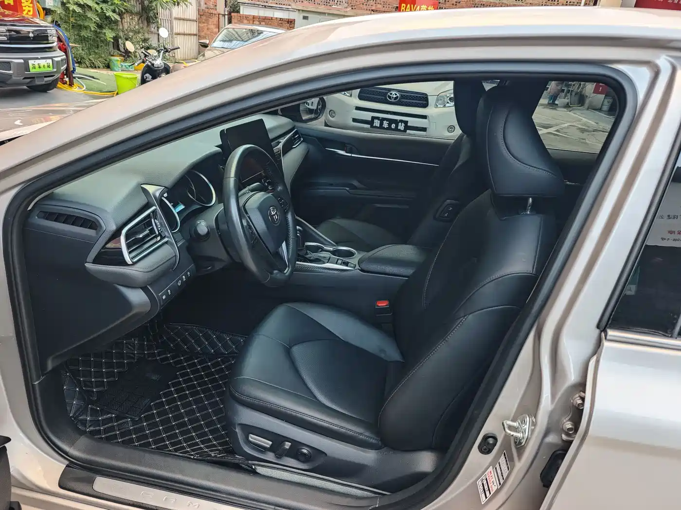 Toyota Camry 2021 2.0G Luxury Edition фото 8