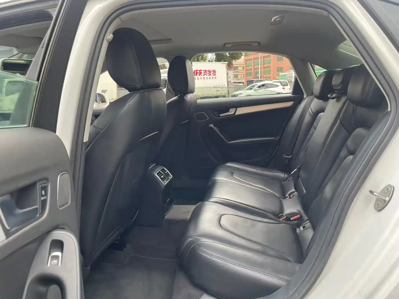 Audi A4L 2016 30 TFSI Collector's Edition Automatic Comfort фото 5