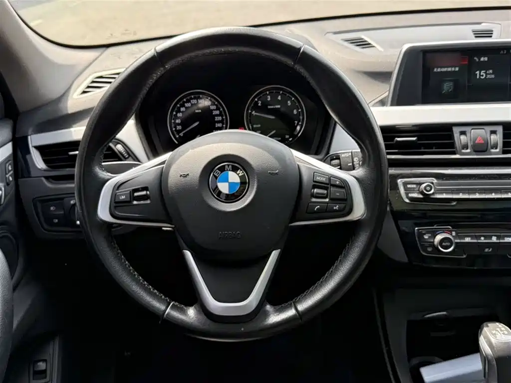 BMW X1 2019 sDrive18Li Fashion Model фото 3