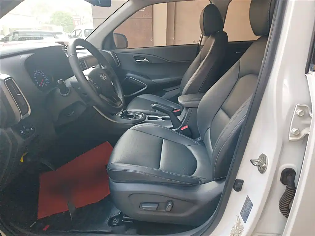 Hyundai Beijing Hyundai ix35 2018 2.0L Automatic 2WD Zhiyong·Enjoyment Edition фото 11