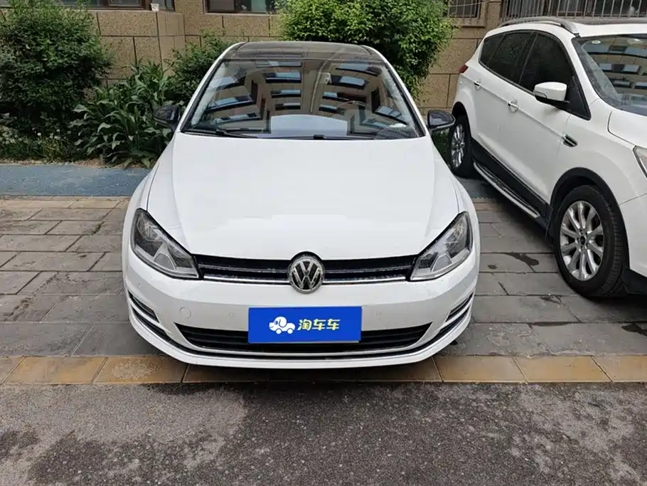 Volkswagen Golf 2017 230TSI Auto Luxury Millionth Anniversary Edition фото 2