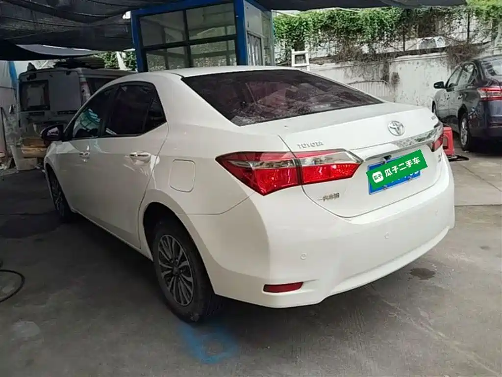 Toyota Corolla 2017 Facelift 1.2T S-CVT GL фото 5