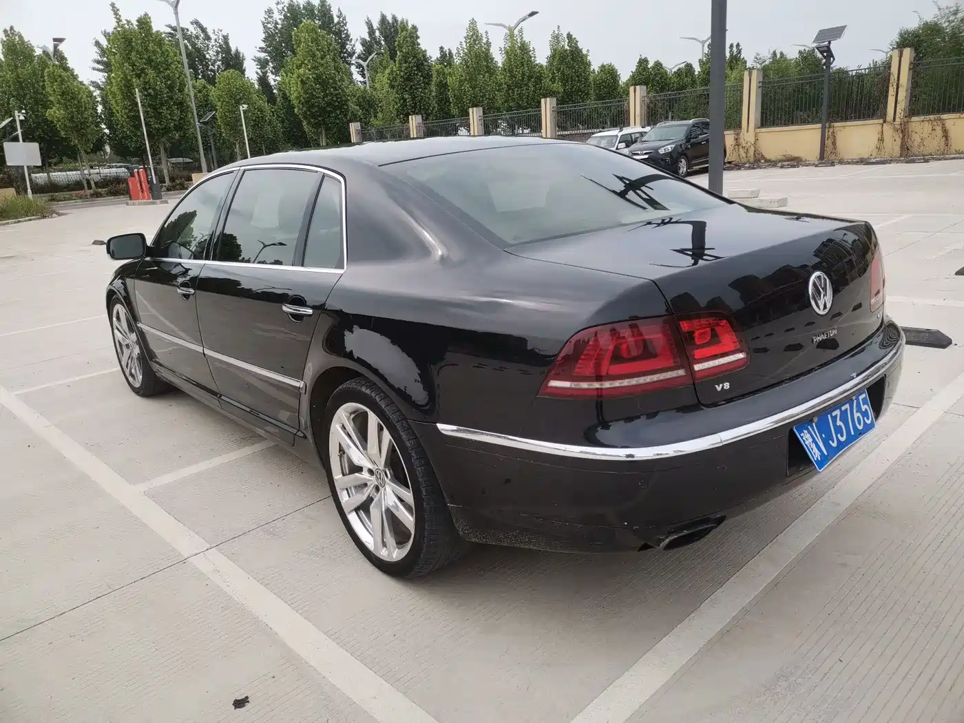 Volkswagen Phaeton 2015 Model 3.0L Exclusive Edition фото 8