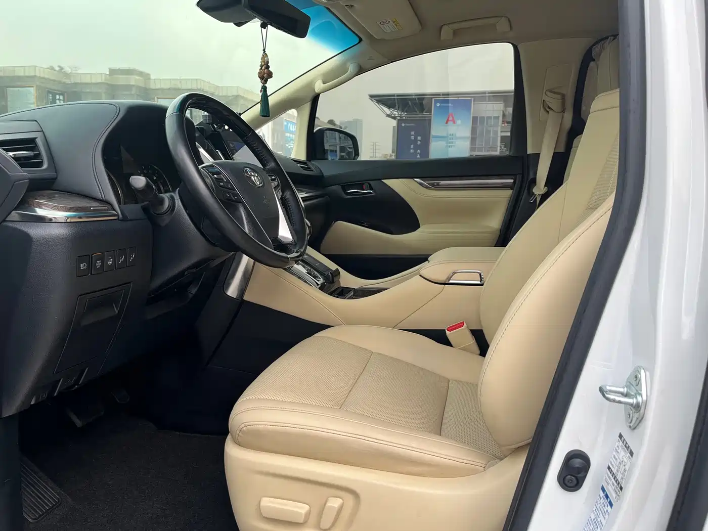 Toyota Alphard 2021 Hybrid 2.5L Premium фото 8