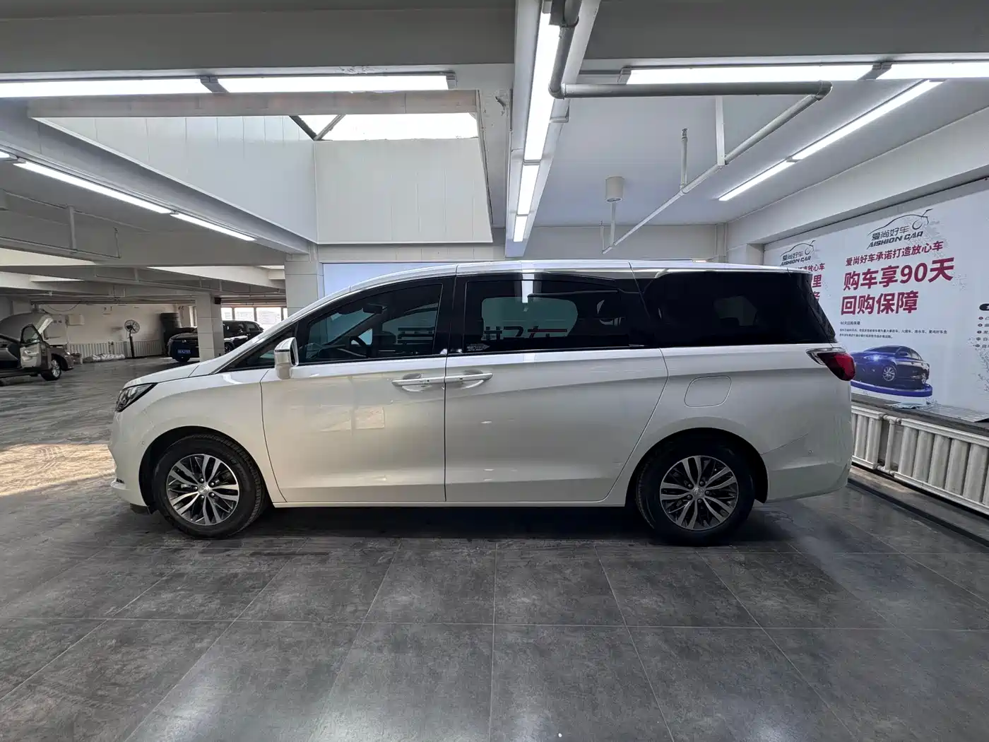 Buick GL8 2021 ES Landlord 653T Premium фото 4