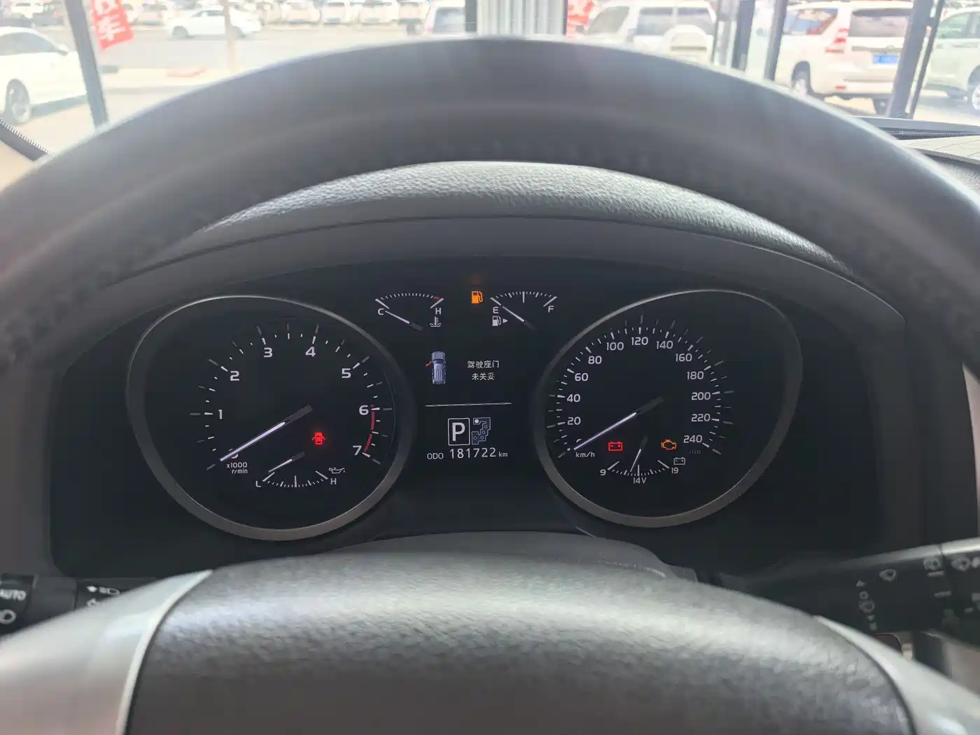 Toyota Land Cruiser 2012 4.6L Automatic VX-R фото 6