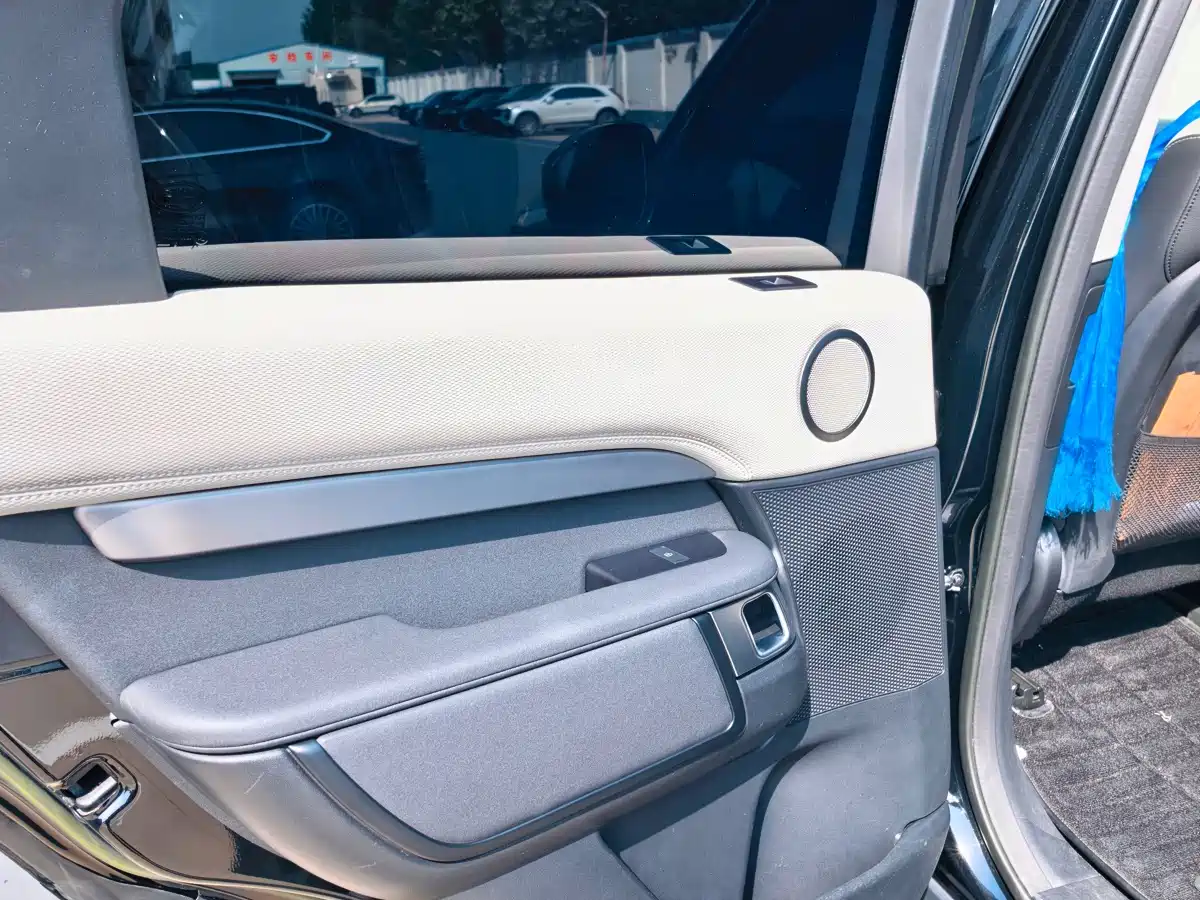 Land Rover Discovery 2023 Facelift 360PS R-Dynamic S фото 5