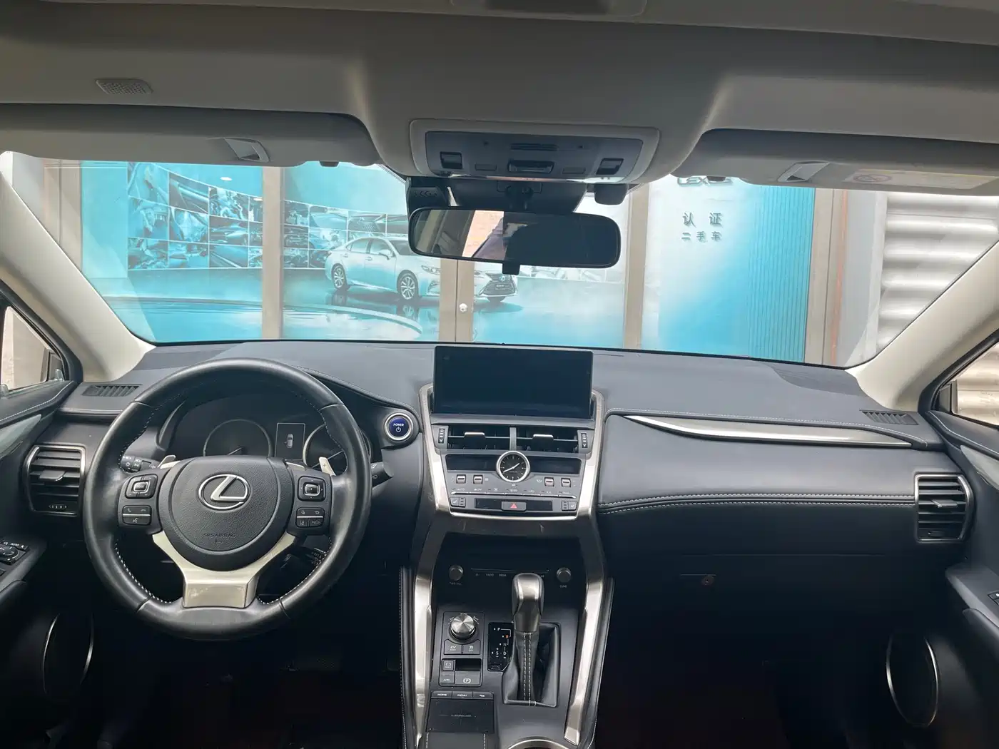Lexus NX 2020 300h FWD F Sport China VI фото 11