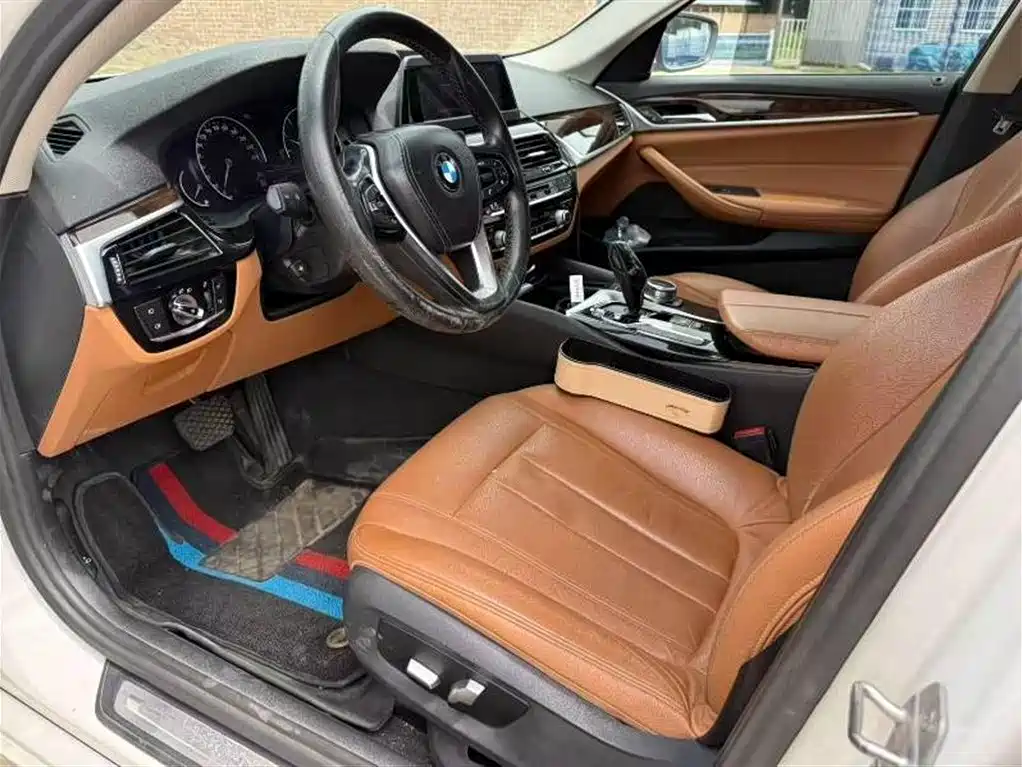 BMW 5 Series 2018 528Li Launch Special Edition фото 5