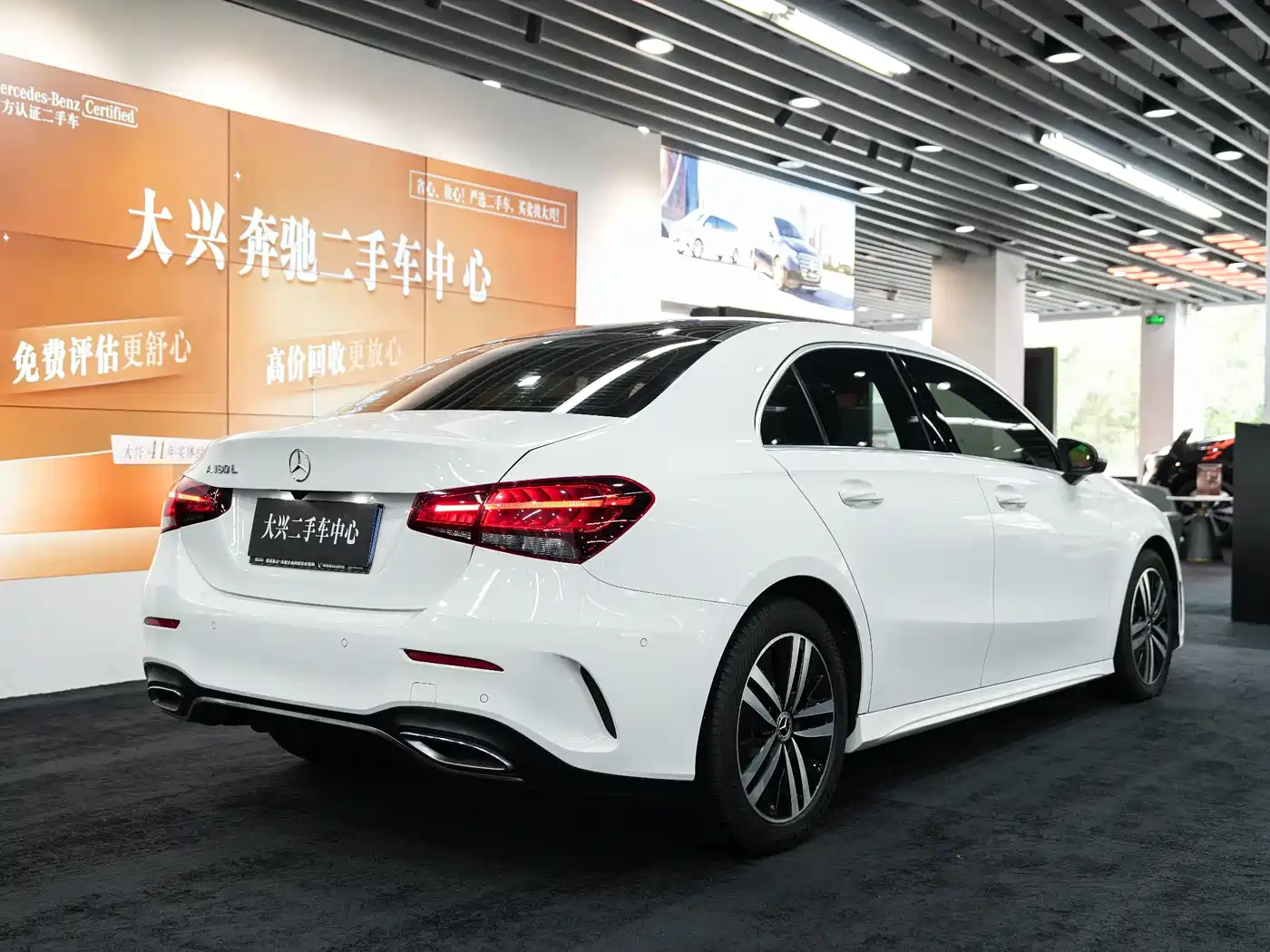 Mercedes-Benz A-Class 2019 A 180 L Sport Sedan фото 6