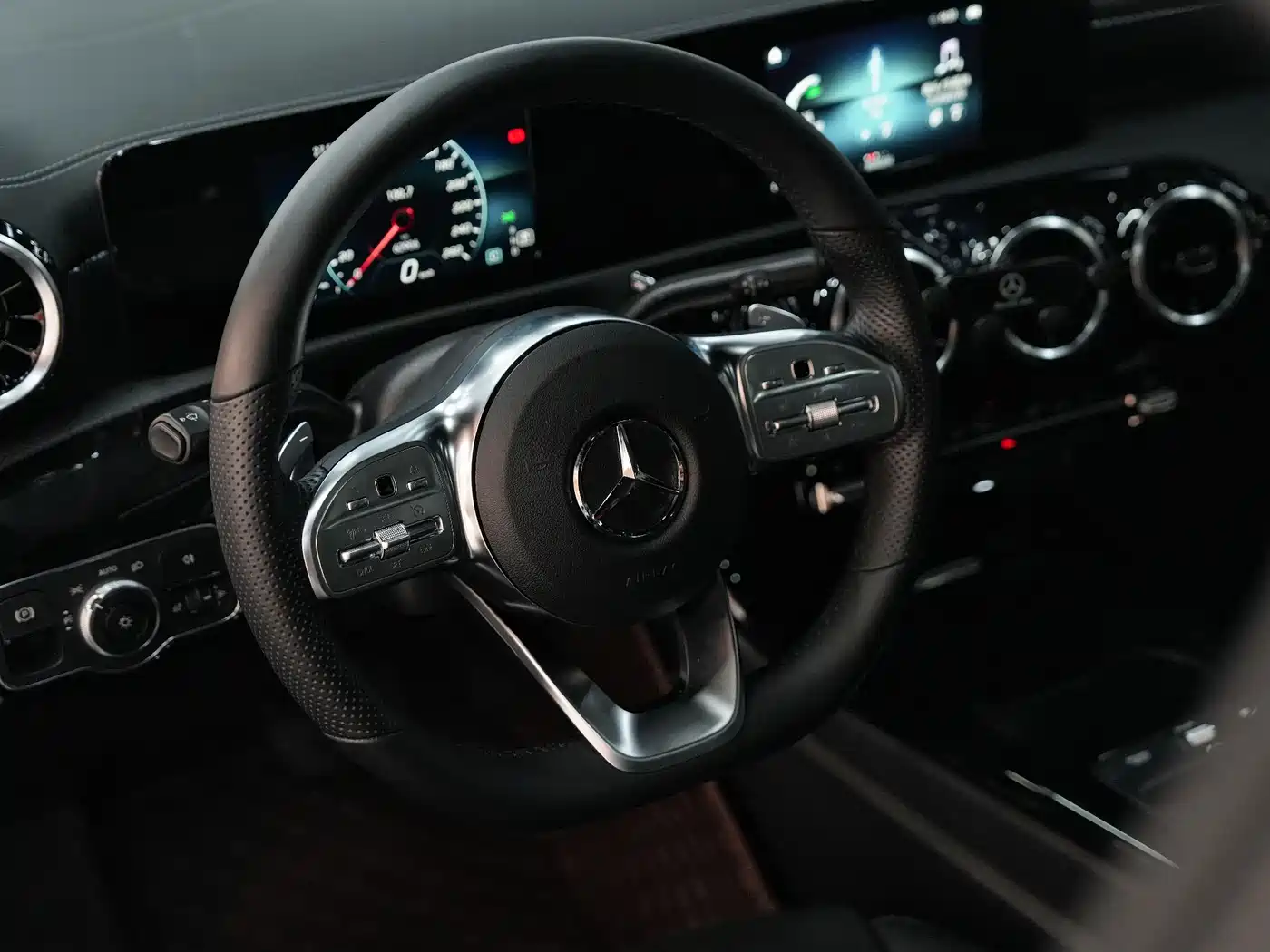 Mercedes-Benz A-Class 2019 A 180 L Sport Sedan фото 11