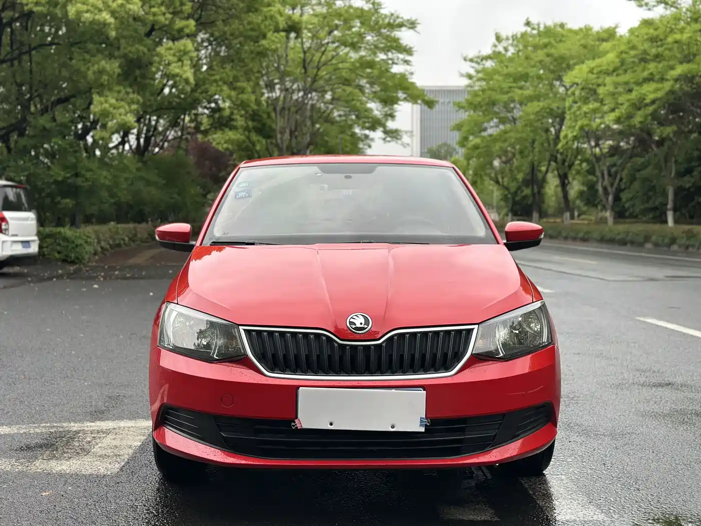Škoda Fabia 2017 1.4L Auto Car Enjoy Edition фото 2